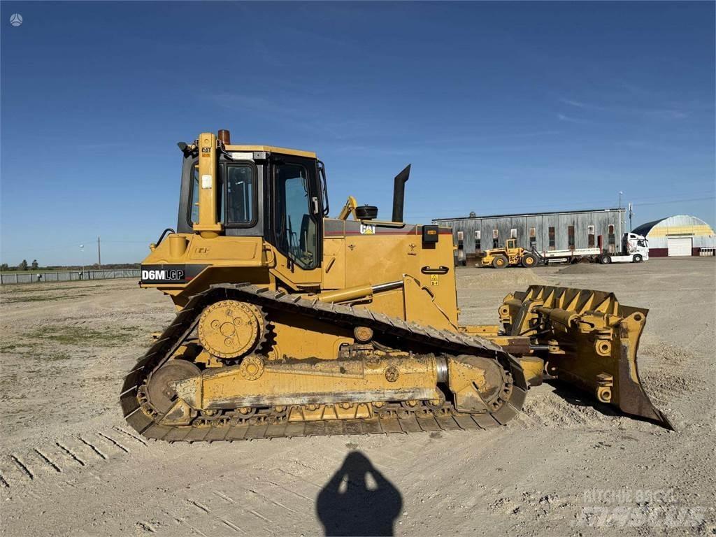 CAT D6M LGP Buldooserid