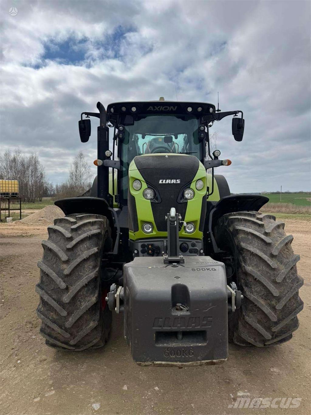 CLAAS Axion 870 Traktorid