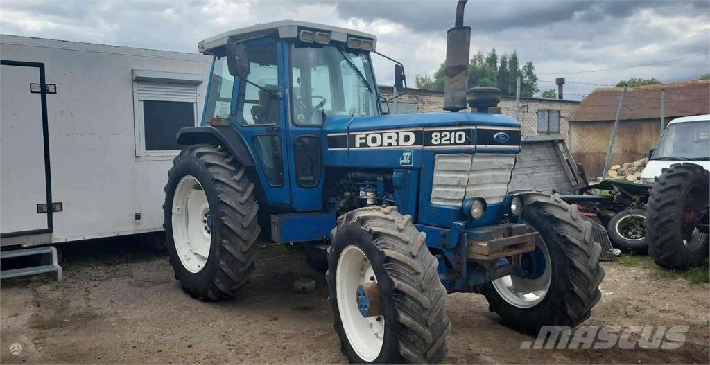 Ford 8210 Traktorid
