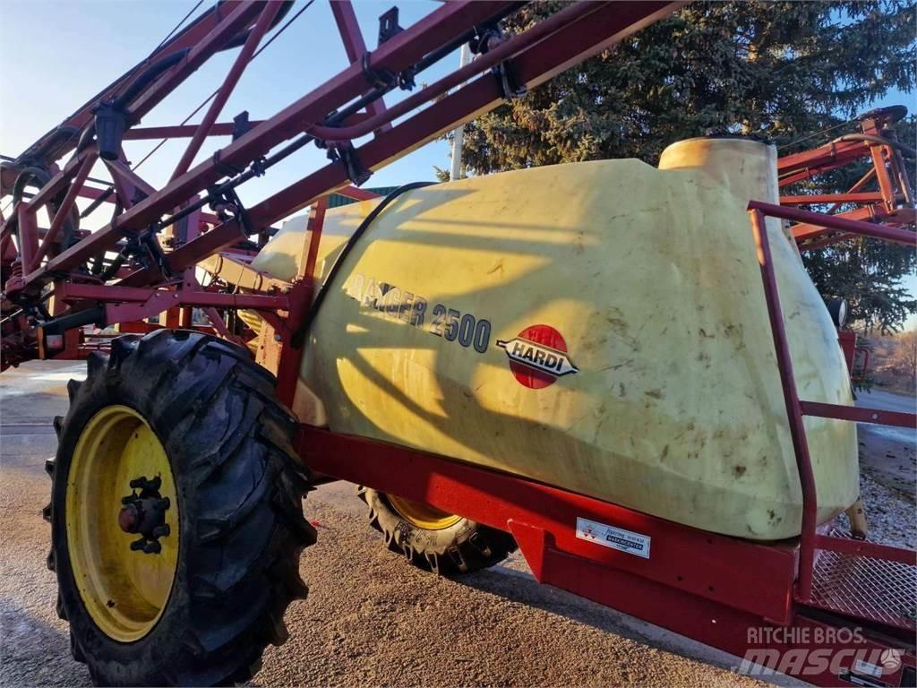 Hardi Ranger 2500 Iseliikuvad pritsid