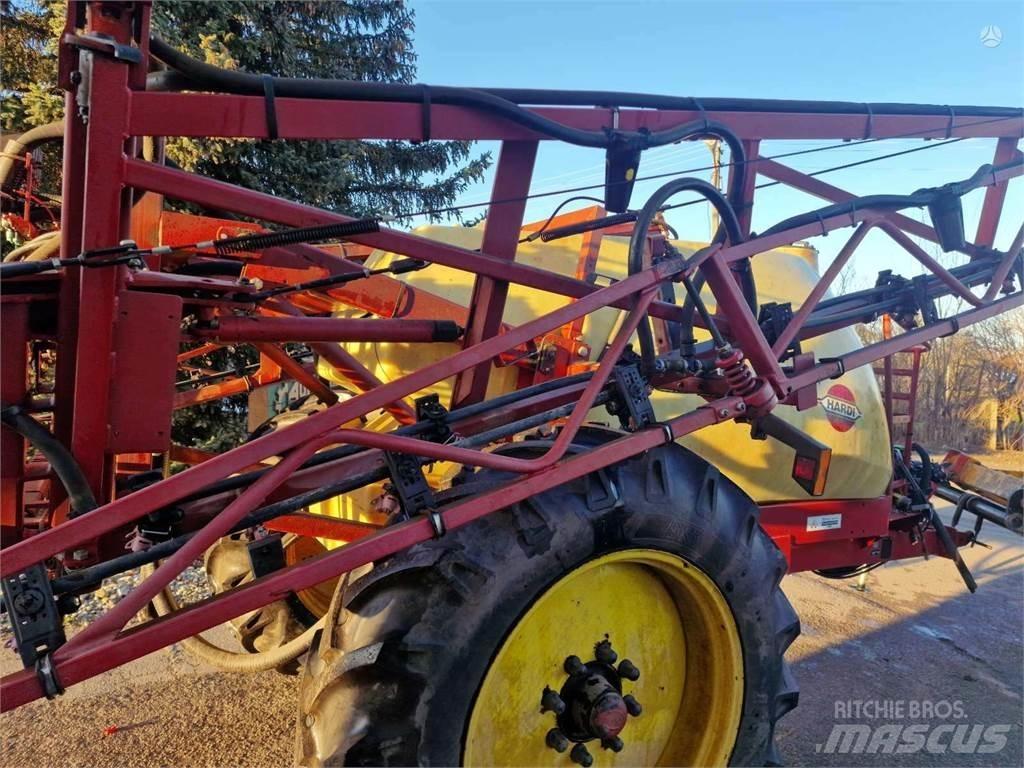 Hardi Ranger 2500 Iseliikuvad pritsid