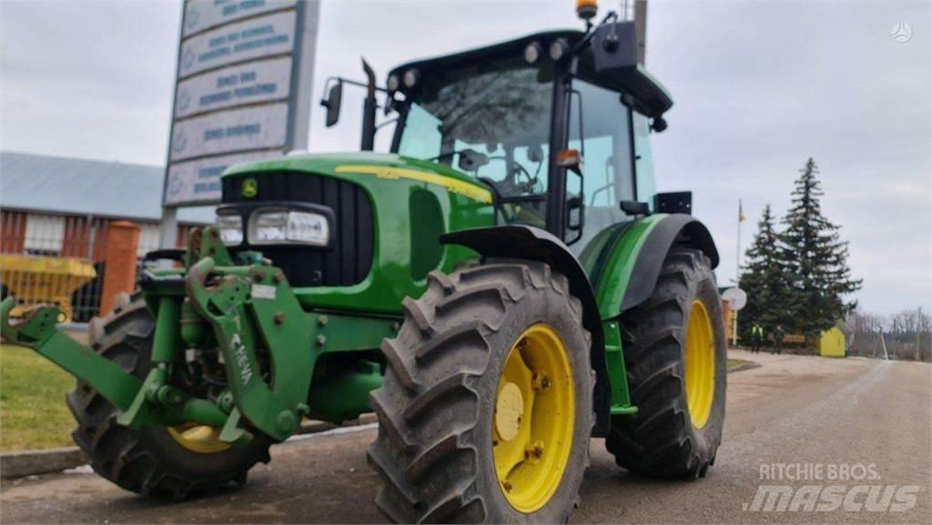 John Deere 5820 Traktorid