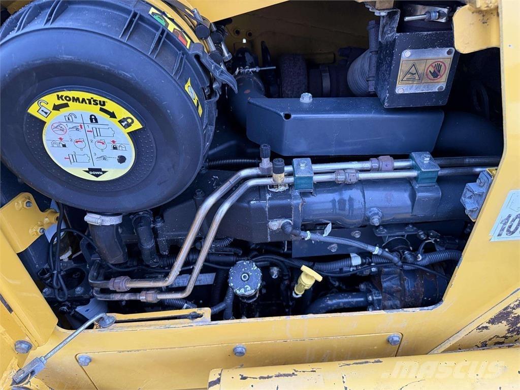 Komatsu D51PX-22 Buldooserid