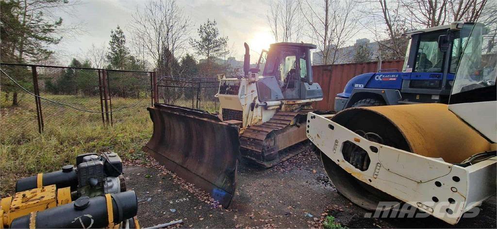 Komatsu D61PX-12 Buldooserid