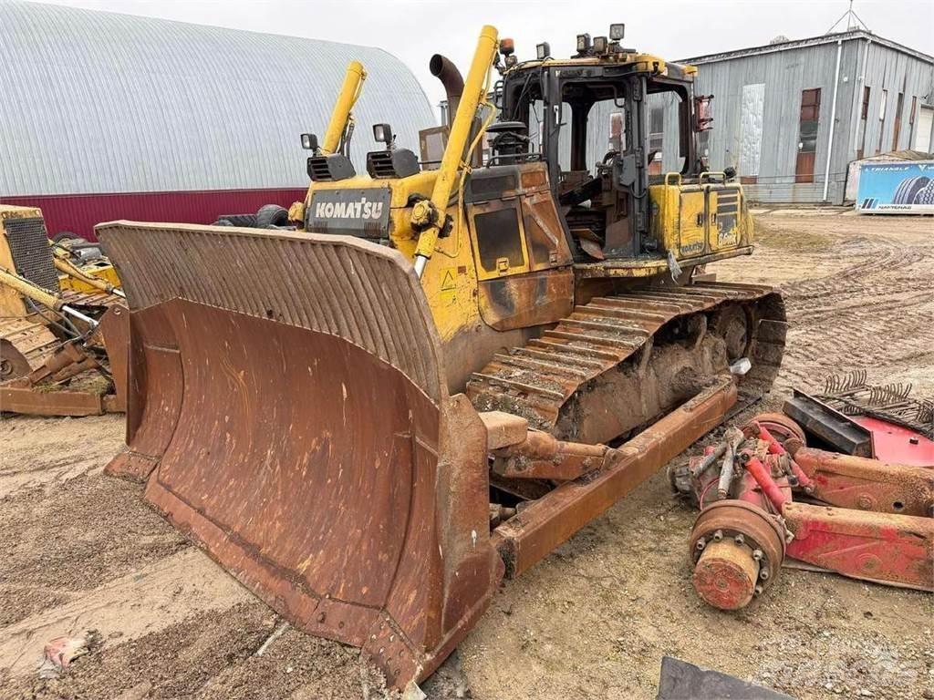Komatsu D65WX-18 Buldooserid