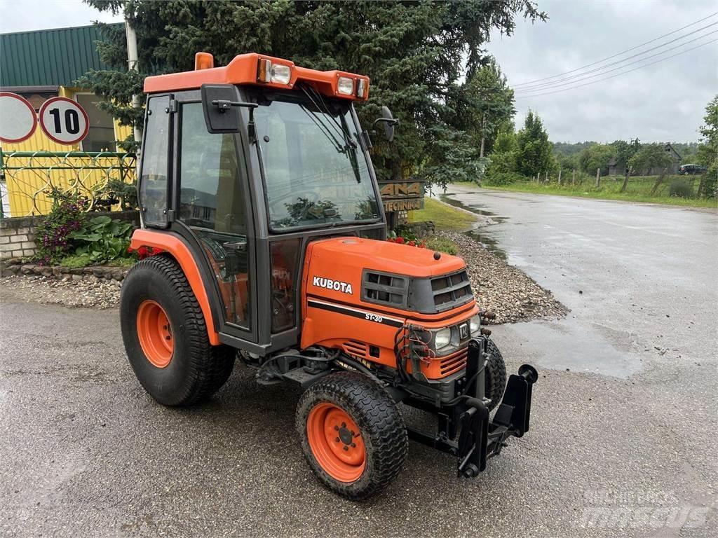 Kubota ST-30 Traktorid