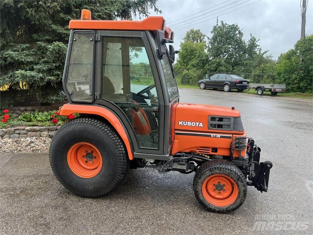 Kubota ST-30 Traktorid