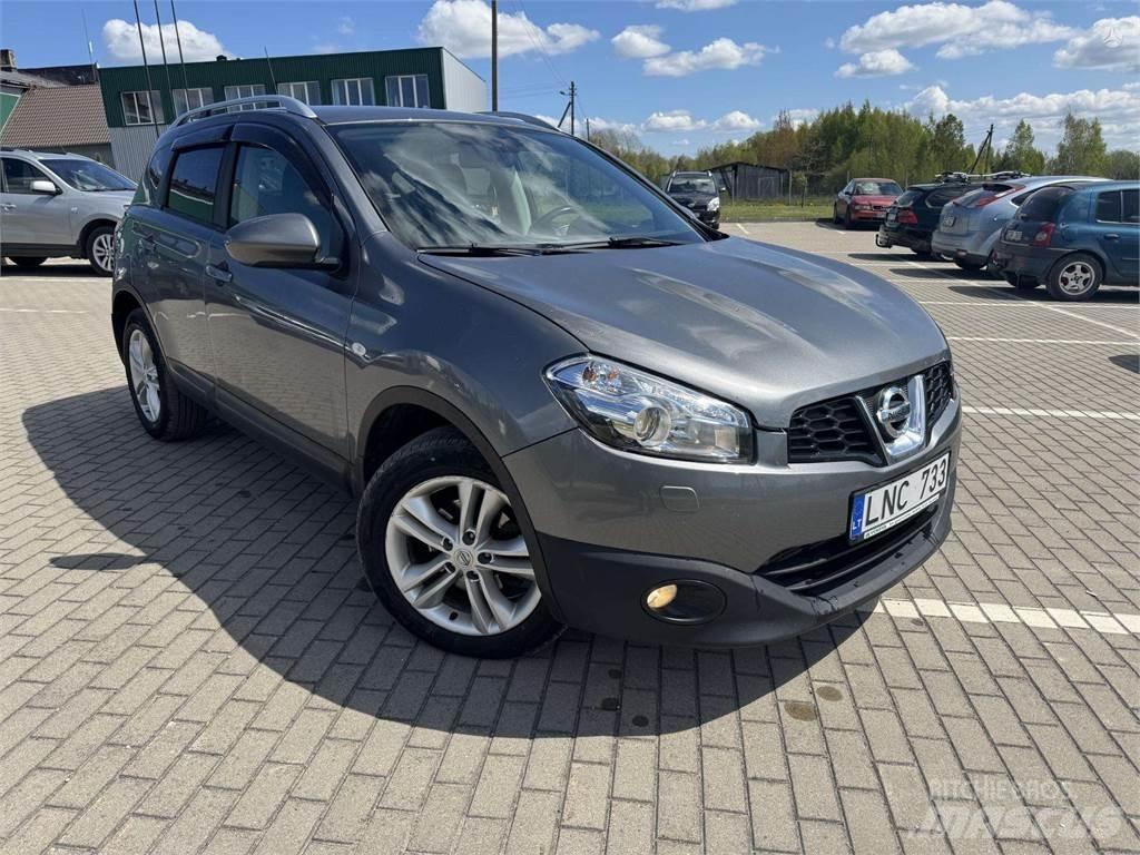 Nissan  Sõiduautod