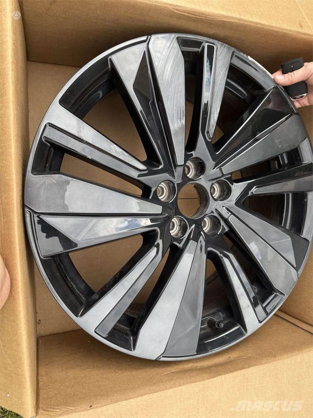 Peugeot 3008 Rehvid, rattad ja veljed