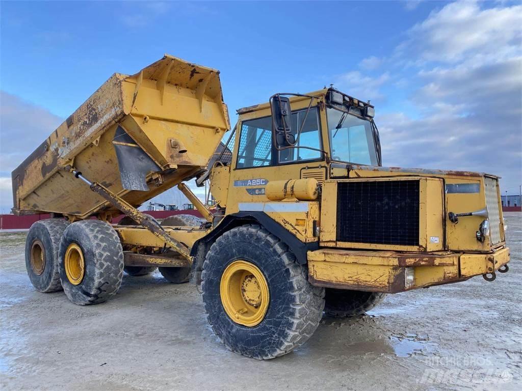 Volvo A25C , Nr.4 Liigendraamiga pinnaseveokid