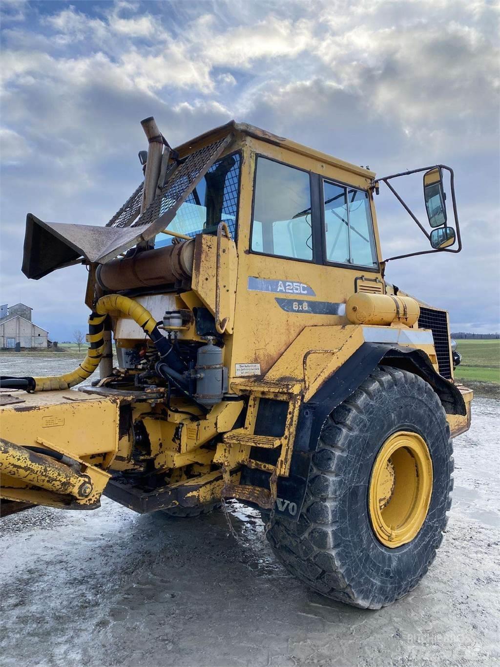 Volvo A25C , Nr.4 Liigendraamiga pinnaseveokid