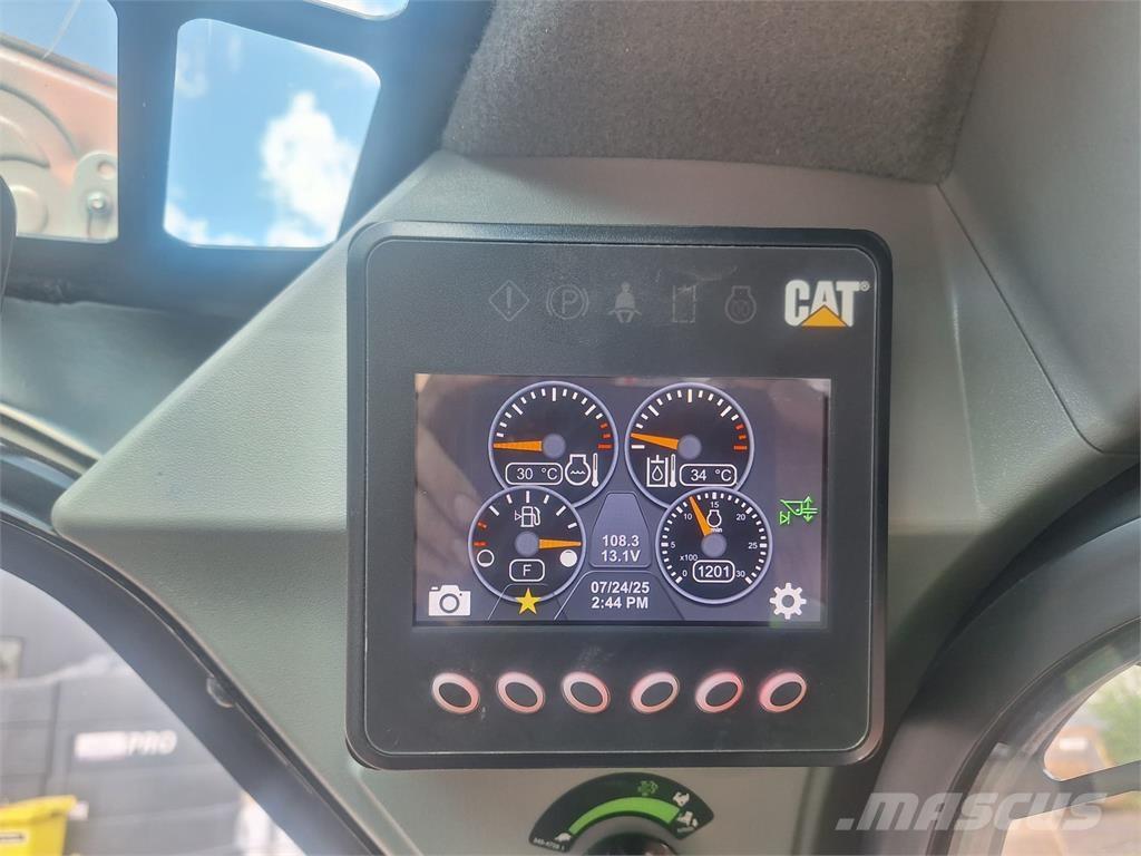 CAT 226D3 Rataslaadurid