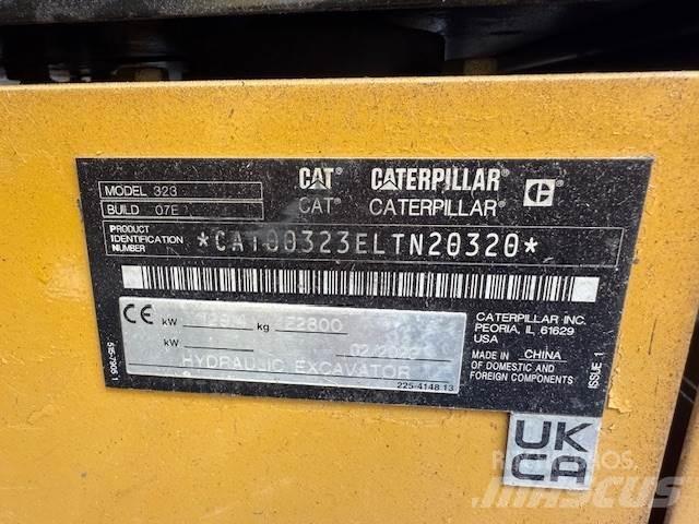CAT 323-07 Roomikekskavaatorid