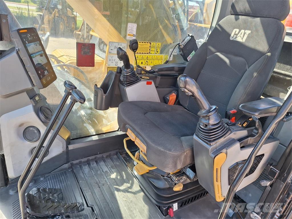CAT 352 Roomikekskavaatorid
