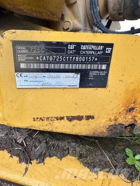 CAT 725C Liigendraamiga pinnaseveokid