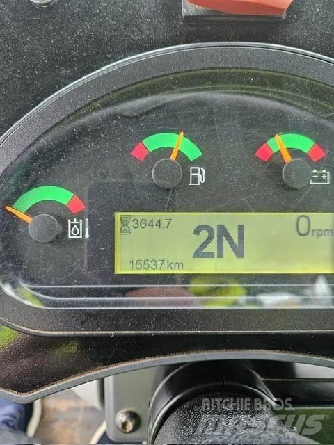 CAT 906 Rataslaadurid