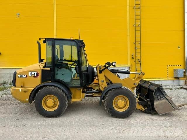 CAT 906M Rataslaadurid