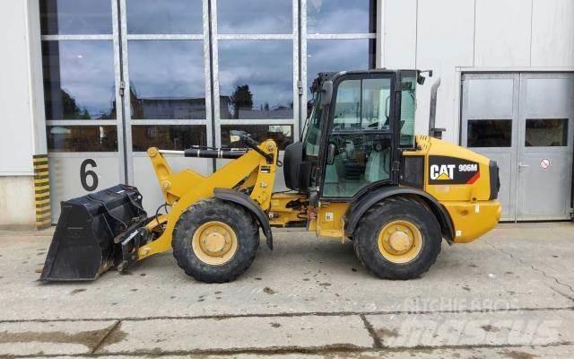 CAT 906M Rataslaadurid