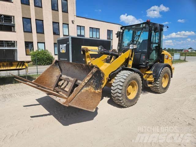 CAT 908M Rataslaadurid