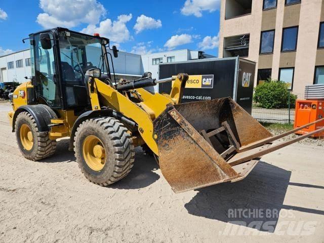 CAT 908M Rataslaadurid