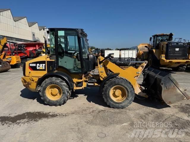 CAT 908M Rataslaadurid