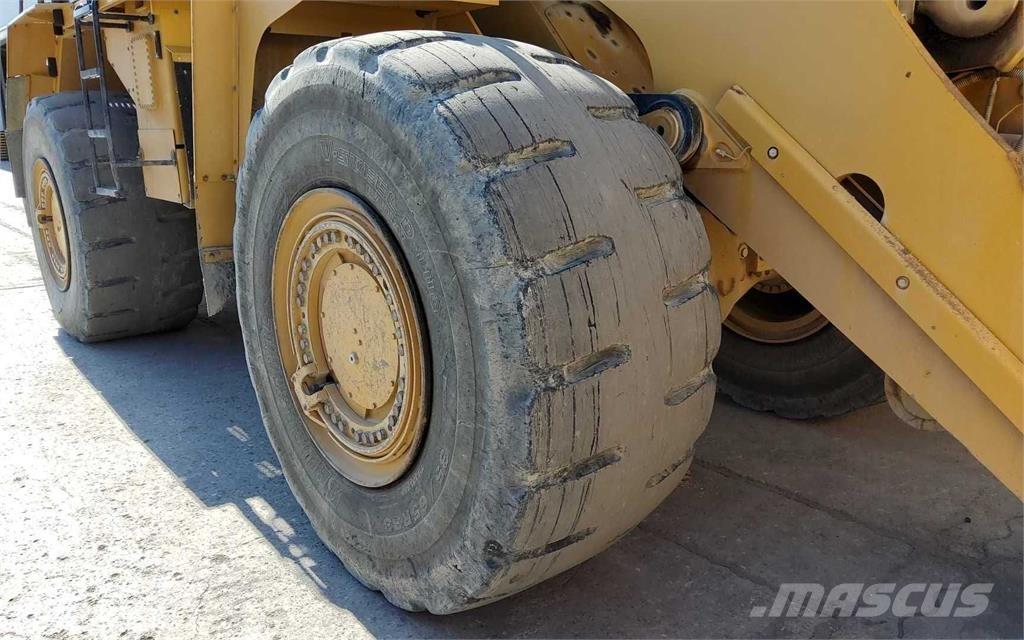 CAT 988K XE Rataslaadurid