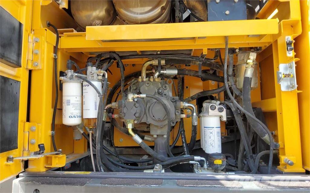 Volvo EC 480 EL Roomikekskavaatorid