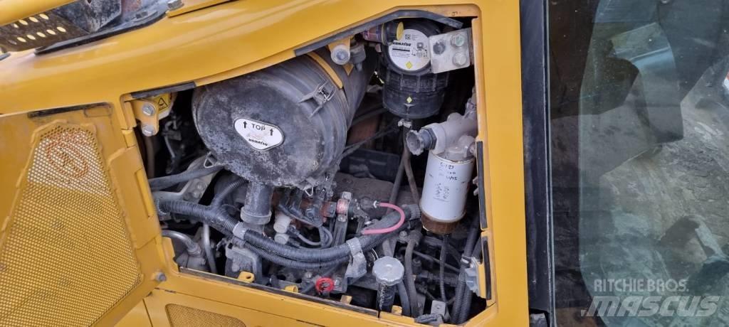 Komatsu D 61 PXI-24 Buldooserid