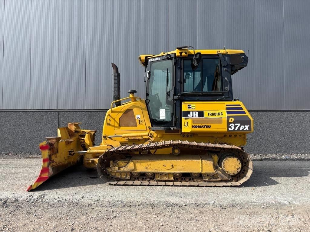 Komatsu D37 PX-23 Buldooserid
