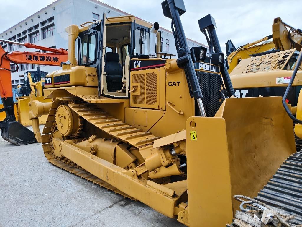 CAT D 7 R Buldooserid
