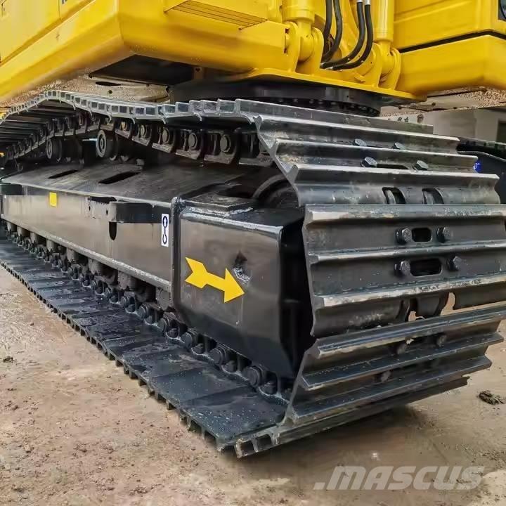 Komatsu PC220-8 Roomikekskavaatorid