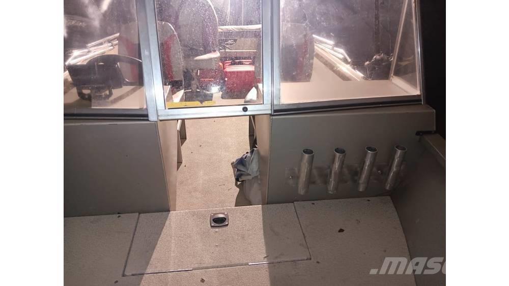  tracker 16 Foot Merendusega seotud mootorid
