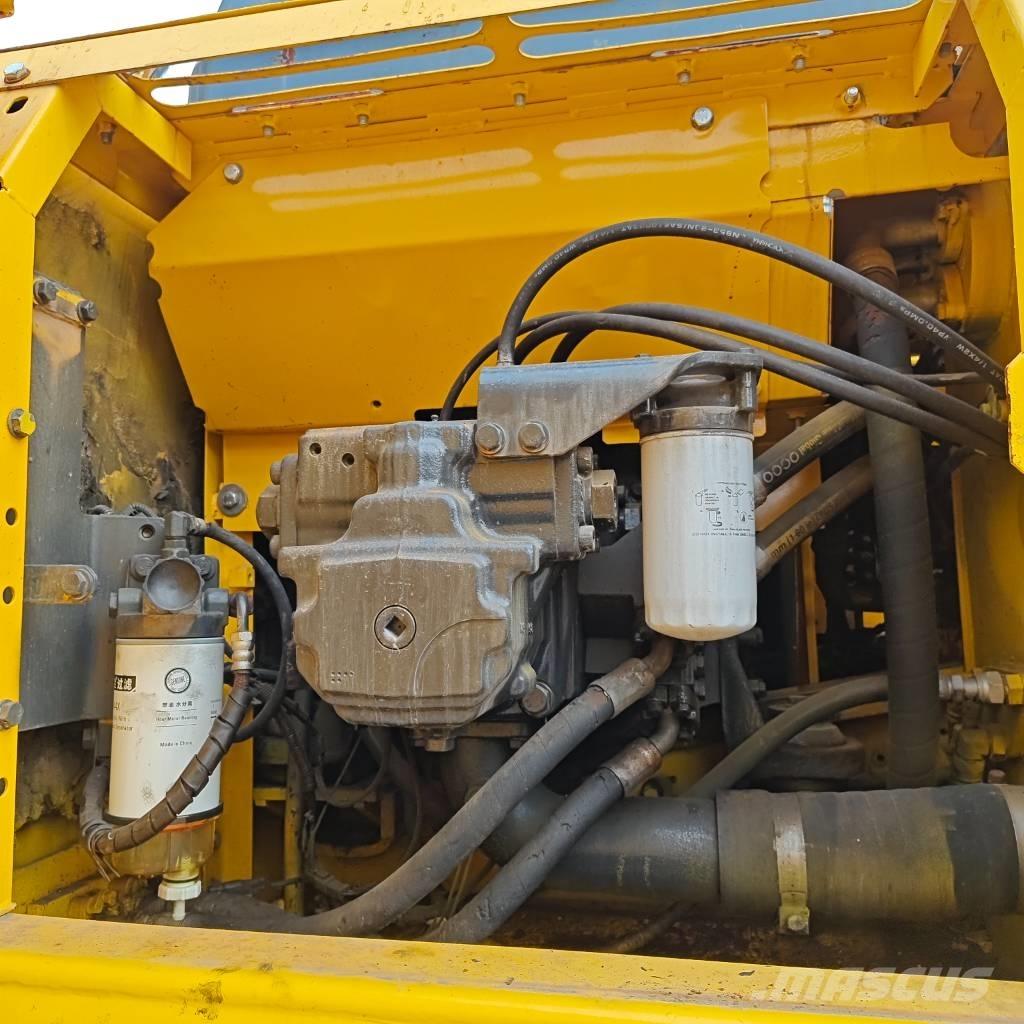 Komatsu PC 240 LC-8 Roomikekskavaatorid