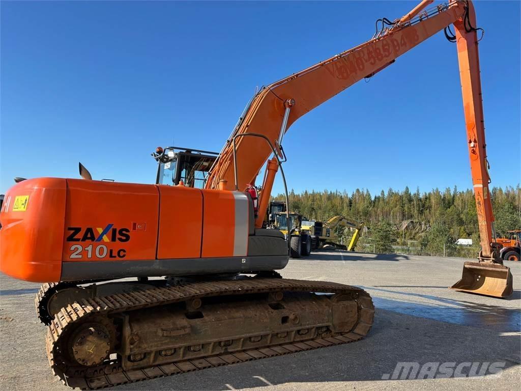 Hitachi ZX210LC-3 Pika noolega ekskavaatorid