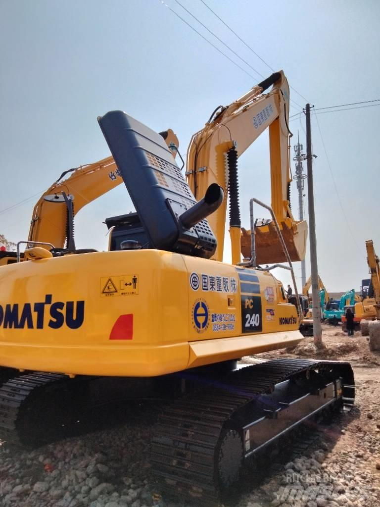 Komatsu PC 240 Roomikekskavaatorid