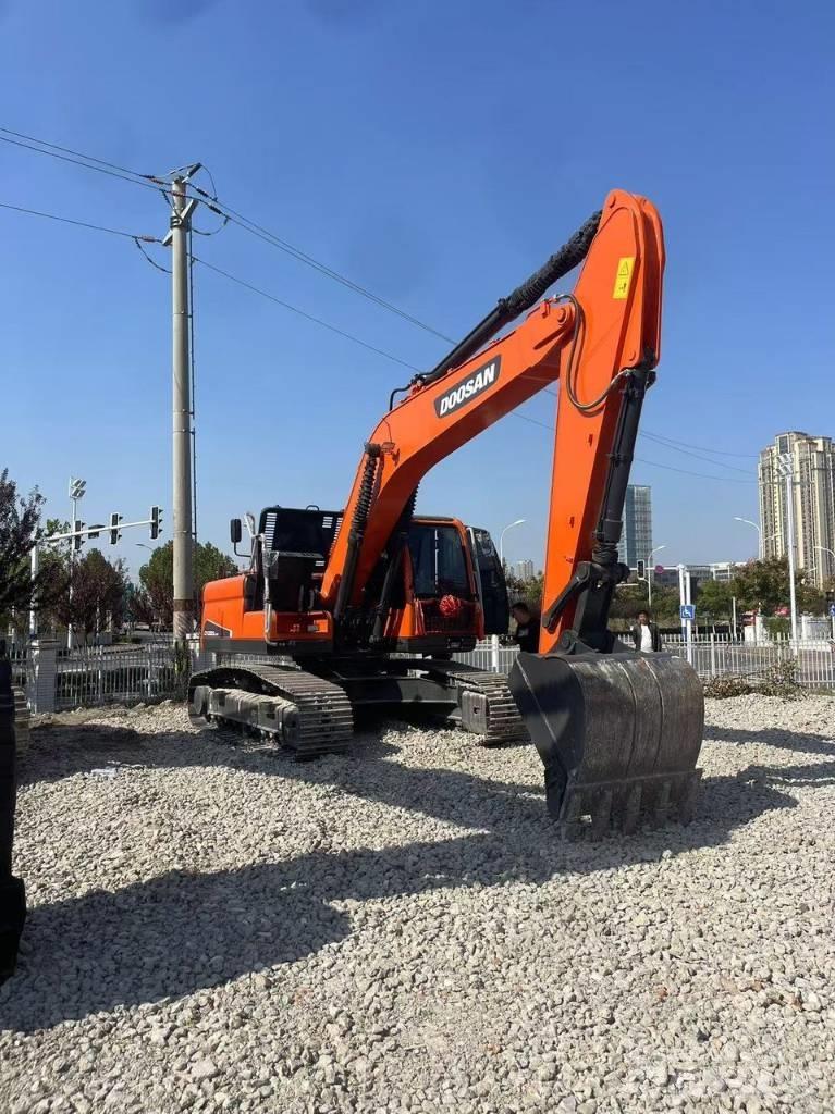 Doosan DX 225LC-9C Roomikekskavaatorid
