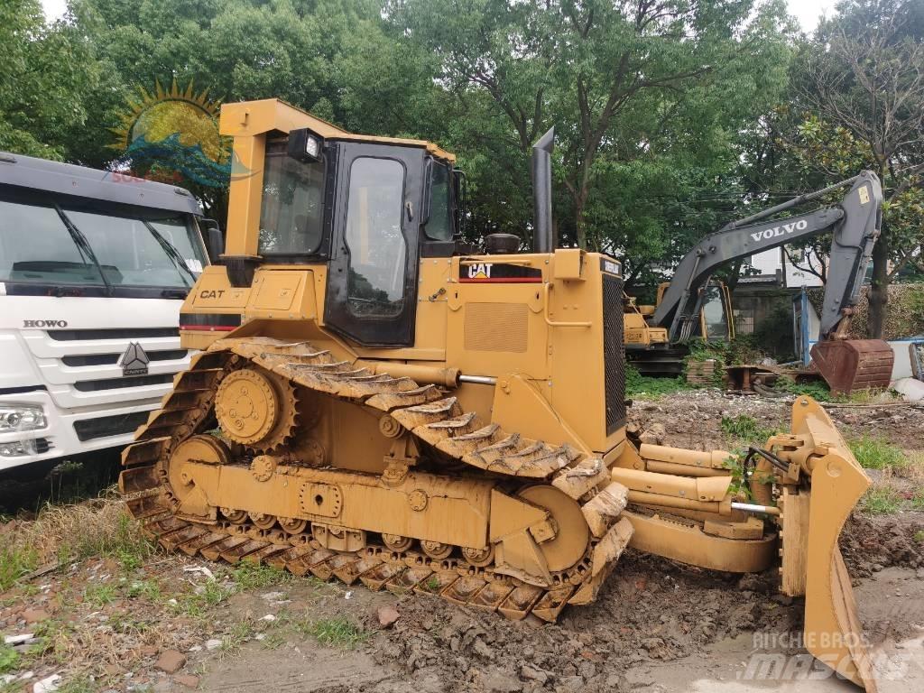 CAT D 5 N Buldooserid