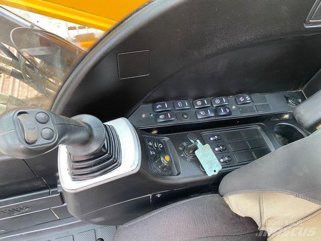 JCB JS 210 LC Roomikekskavaatorid