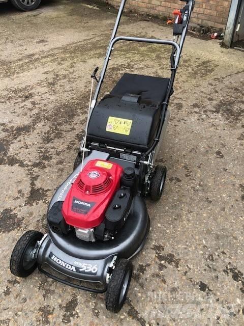 Honda HRH536HX Taga jalutatavad niidukid