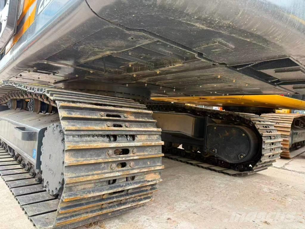 Hyundai R220LC-9S Väikeekskavaatorid 7t-12t