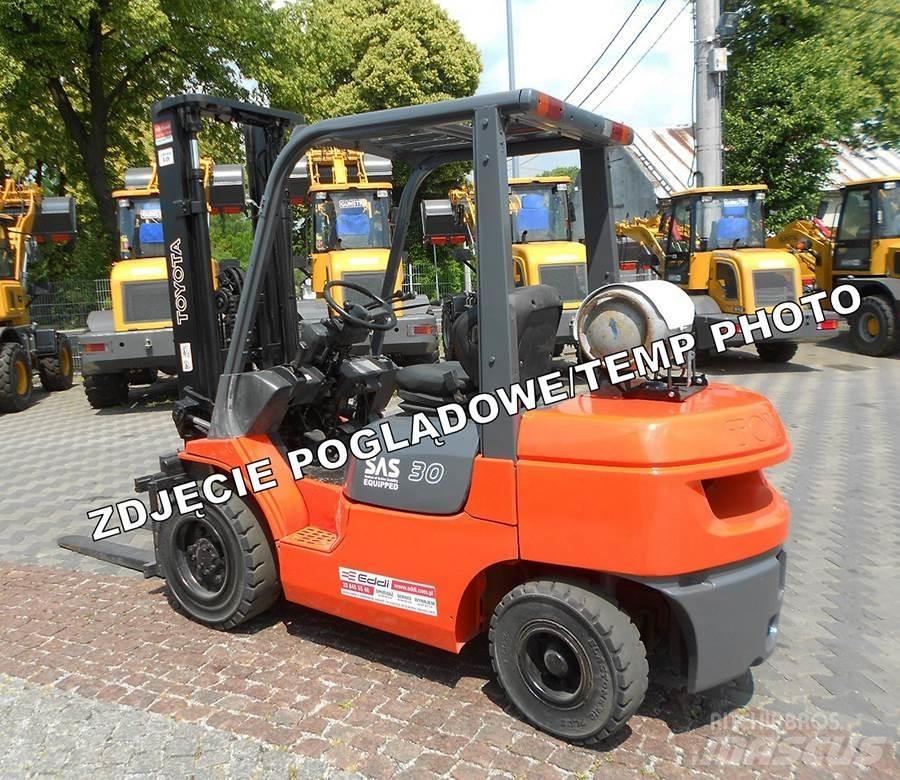 Toyota 02-7FGF30 Gaasitõstukid