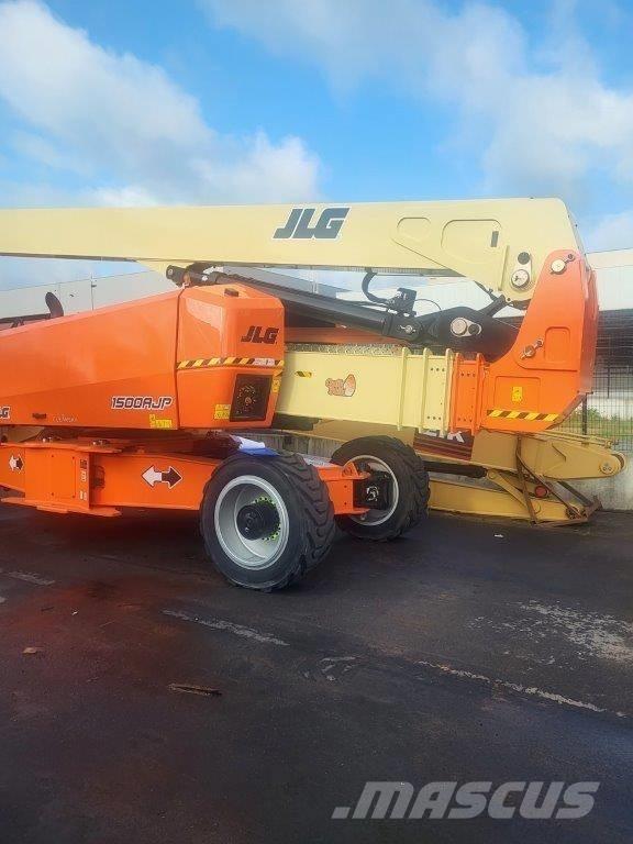 JLG 1500AJP Iseliikuvad poomtõstukid