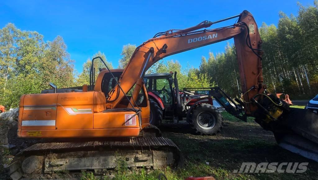 Doosan DX 140 LC Roomikekskavaatorid