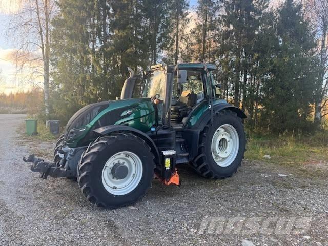 Valtra T194 versu Traktorid