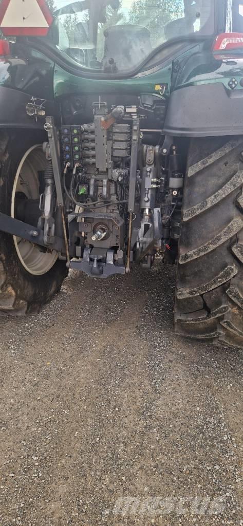 Valtra T914 versu Traktorid