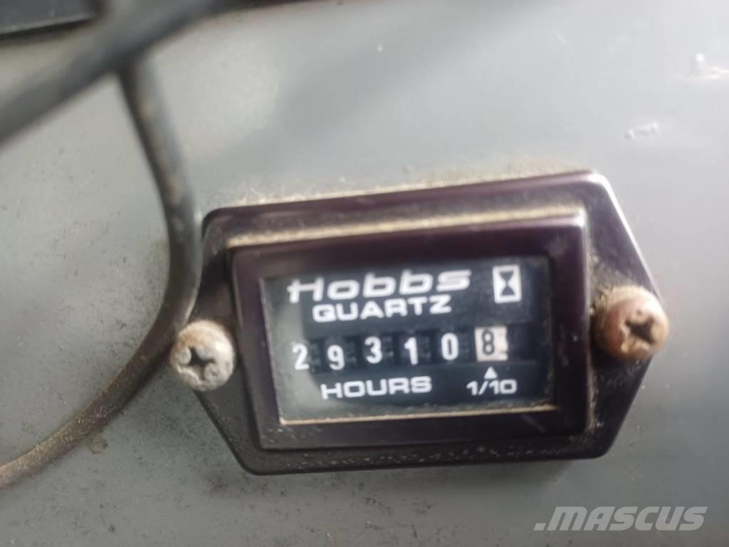 Kobelco CKE 2500 Roomikkraanad