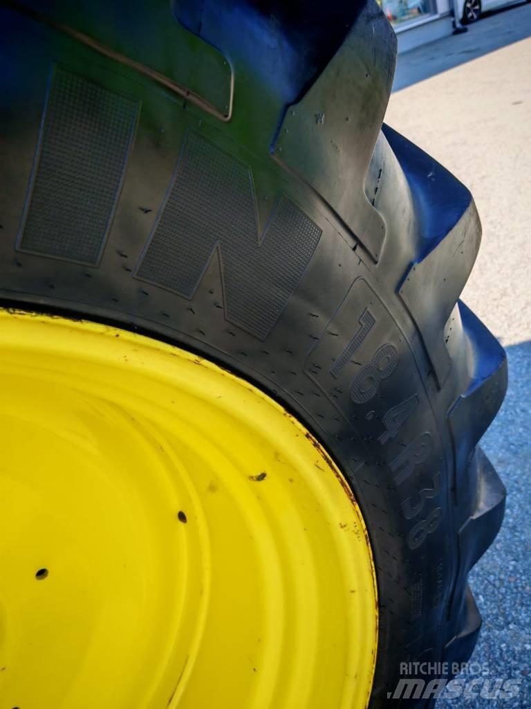 John Deere 6115 R Traktorid