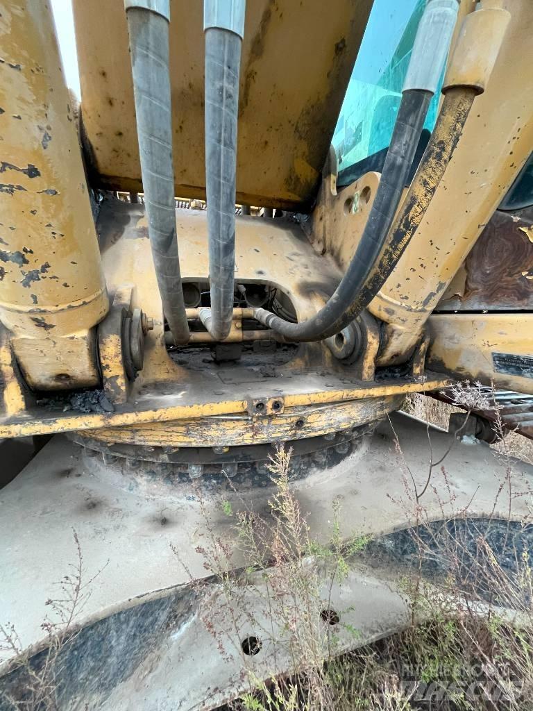 CAT 330 CL Roomikekskavaatorid