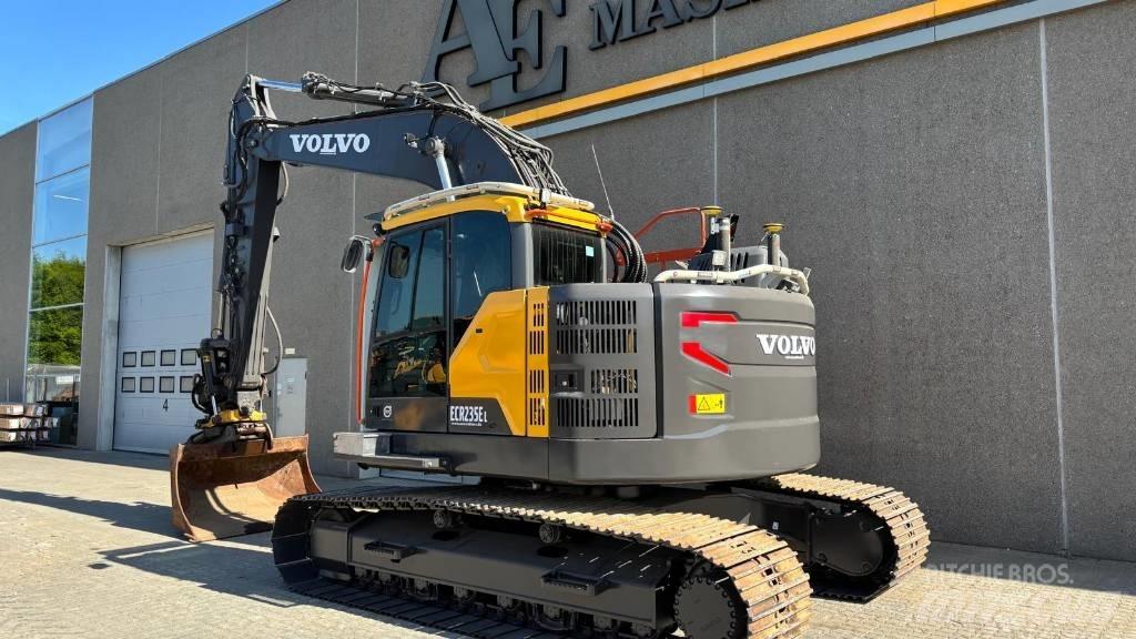 Volvo ECR 235 E Roomikekskavaatorid
