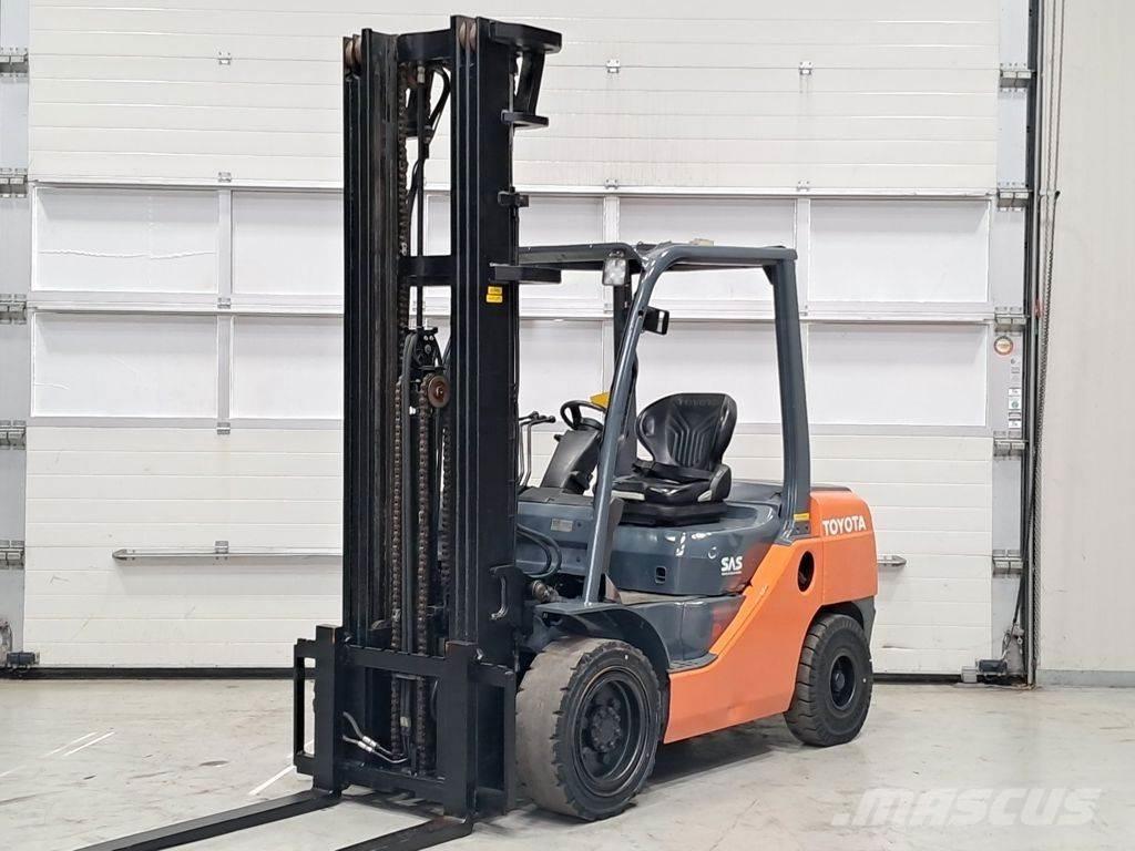 Toyota 02-8FDF30 Diiseltõstukid